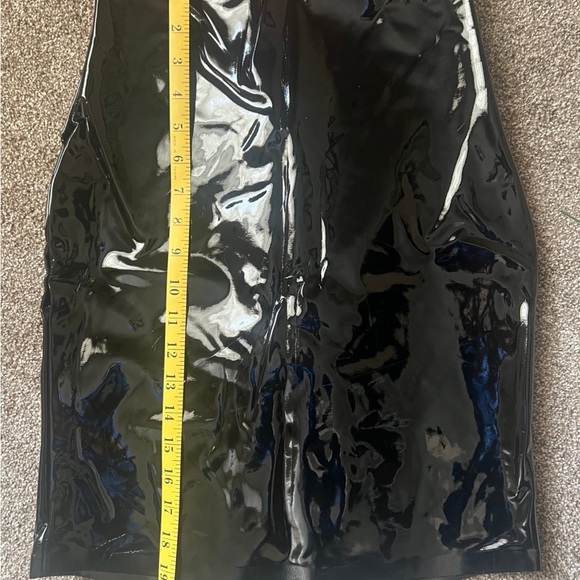 Commando skirt - Picture 3 of 3